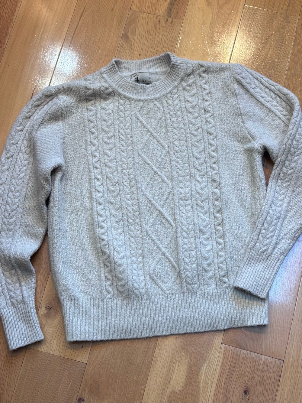 Originally by Ashley Cream Cable Knit Crewneck Sweater Medium/Large